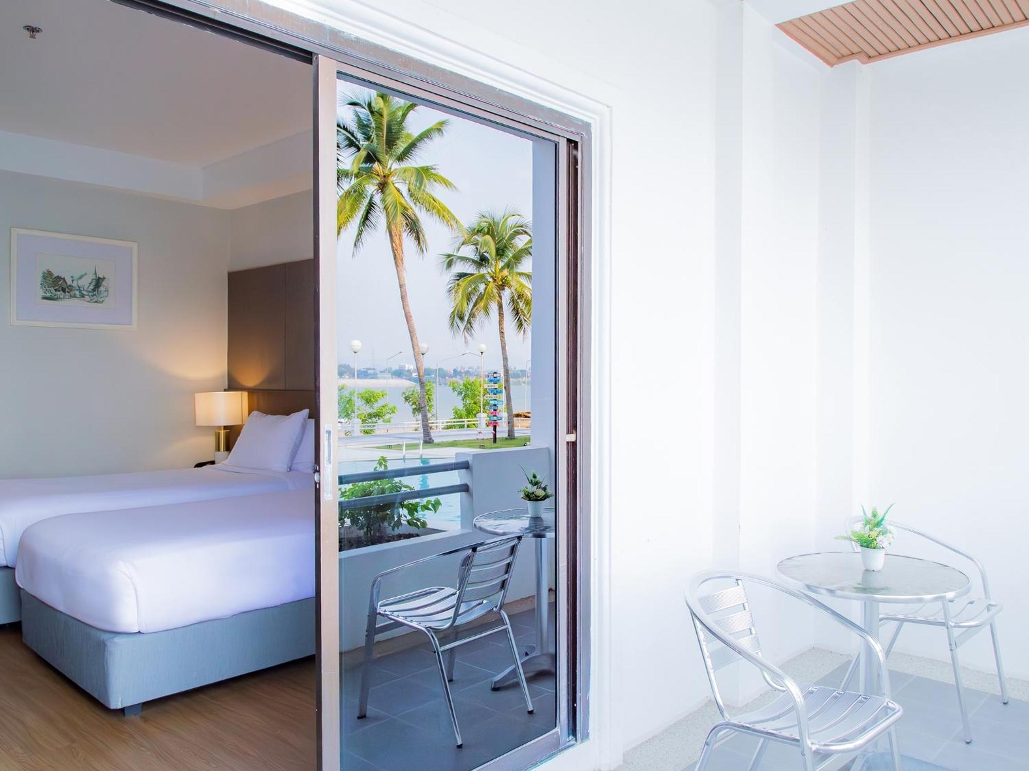 Fortune River View Hotel Nakhon Phanom Exterior photo